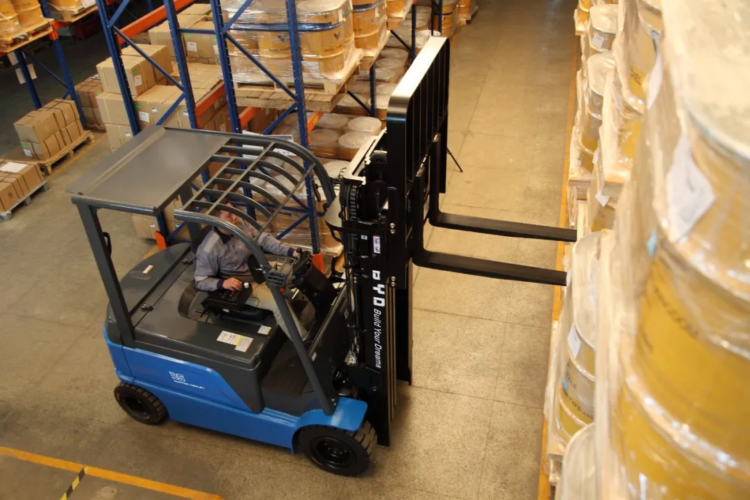 全领域，尽纵横！“多元搬运宇宙中”的比亚迪叉车