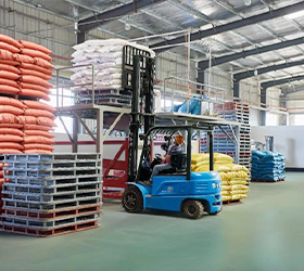 饲料行业比亚迪叉车应用案例